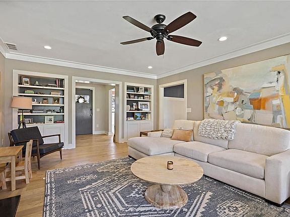 3rd image of 861 Artwood Rd NE