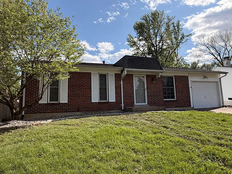 3433 Ipswich Ln — Photo 1