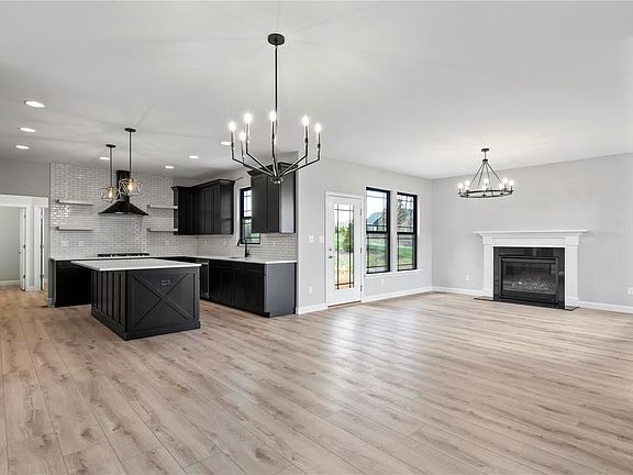 3rd image of 1 Hadleigh Lakeview Farms