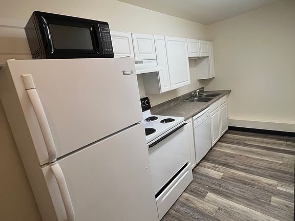 5th image of 915 Main St #309