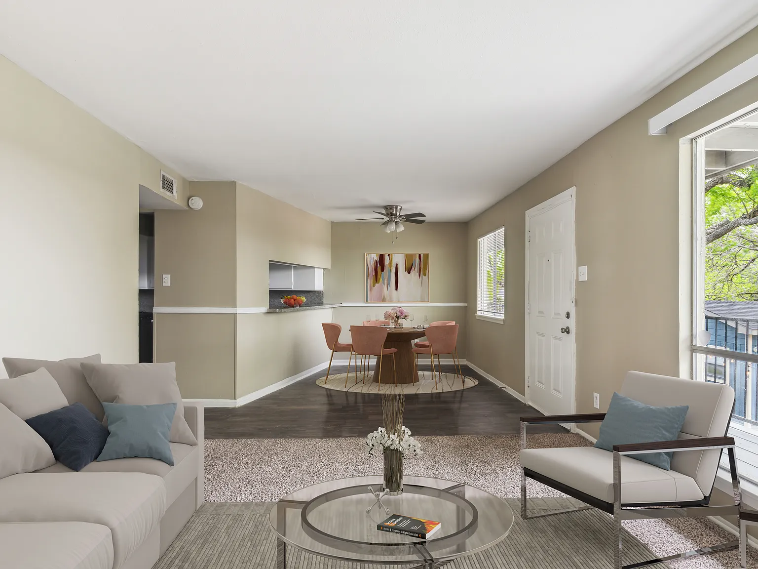 1305 Memorial Apartments — Photo 4