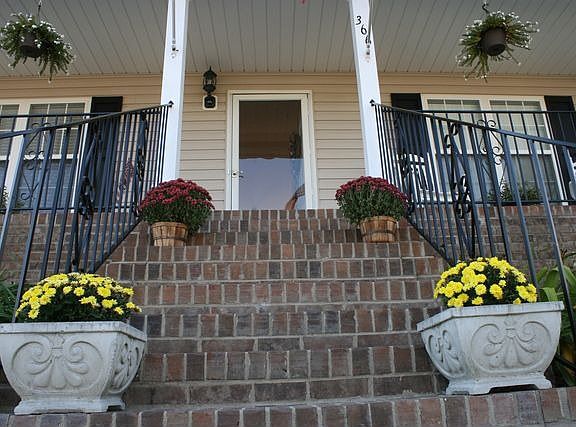 2nd image of 366 Northview Dr