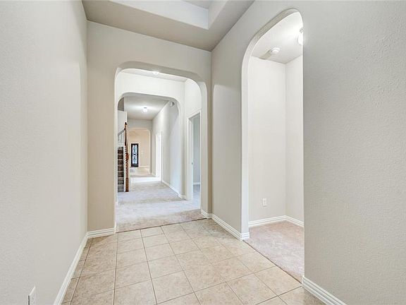 5th image of 4956 Giordano Way