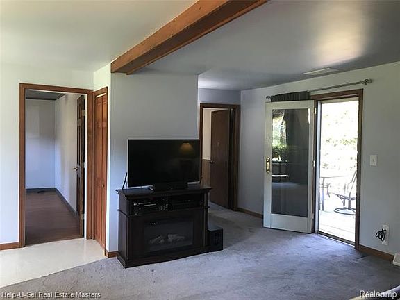 5th image of 4238 Maes Dr