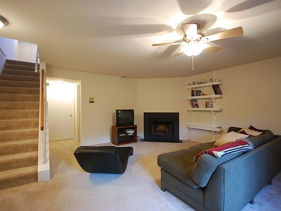 2nd image of 5808 Bridgetown Ct #10