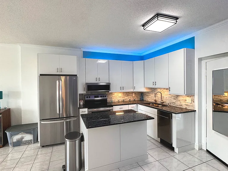 825 Bayshore Dr — Photo 6