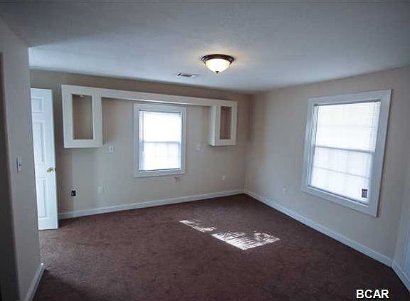 5th image of 218 De Luna Pl
