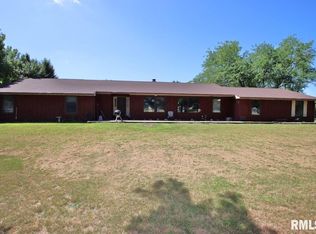 1668 825th Ave, Lincoln, IL 62656