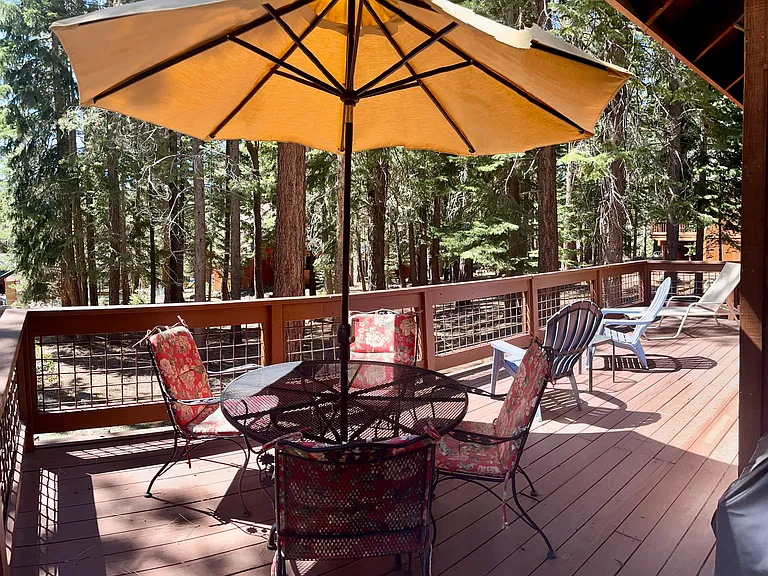Afternoon sun exposed deck. Deck furniture and gas BBQ included.