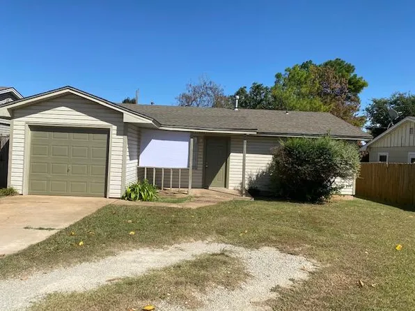 805 S 8th St, Noble, OK 73068