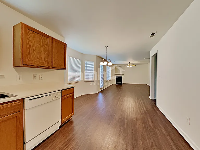 117 Rock Glen Ct — Photo 4