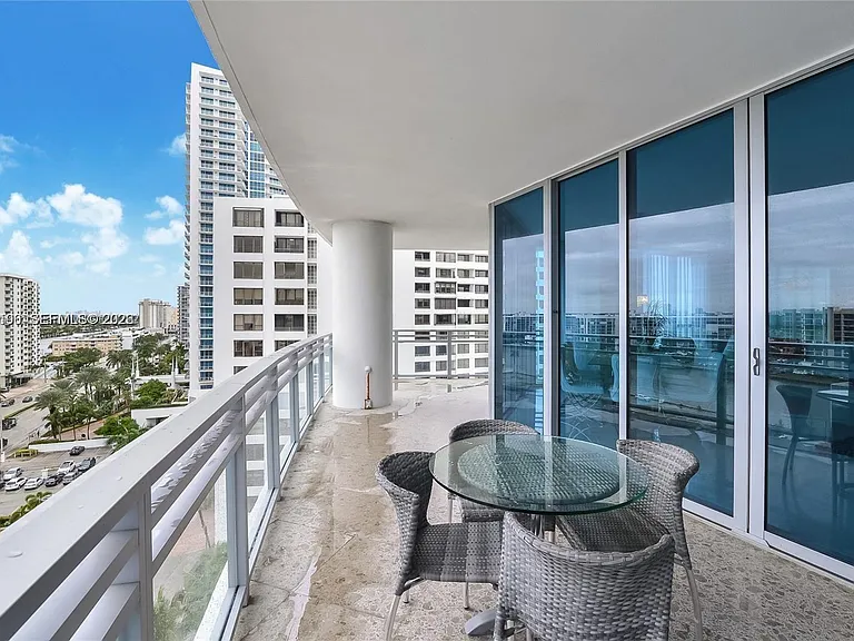 3535 S Ocean Dr #1006 — Photo 33