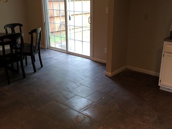 3rd image of 628 Danby Woods Dr