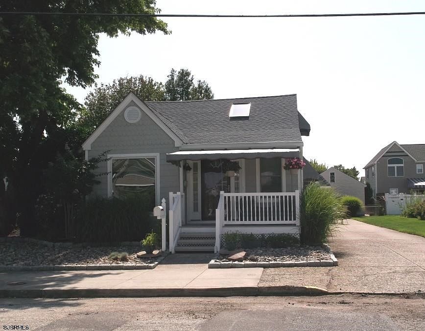1st image of 6 W 18th St