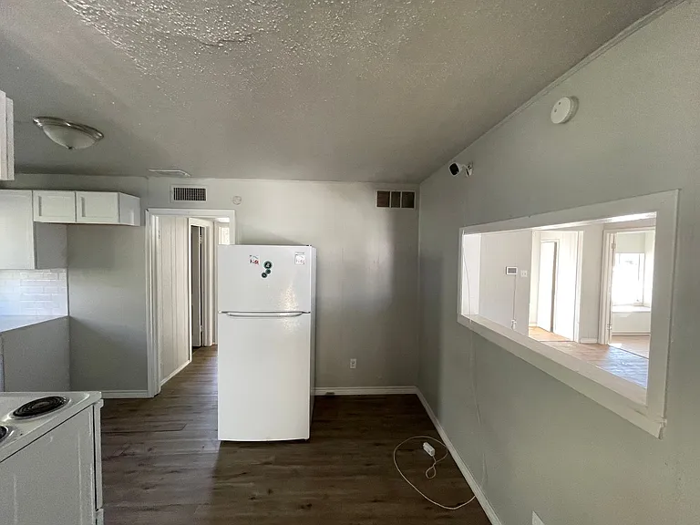 1442 Kirkwood St — Photo 7