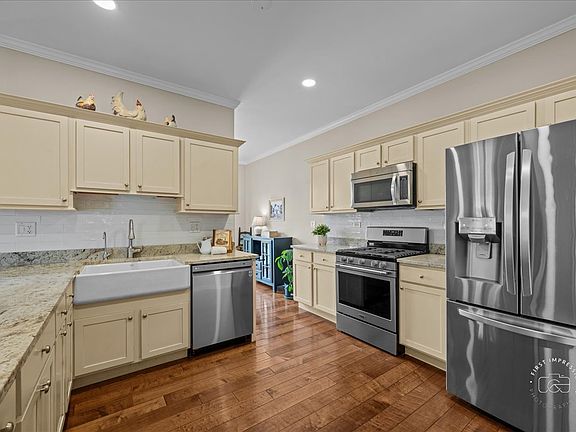 3rd image of 1167 Freedom Rd