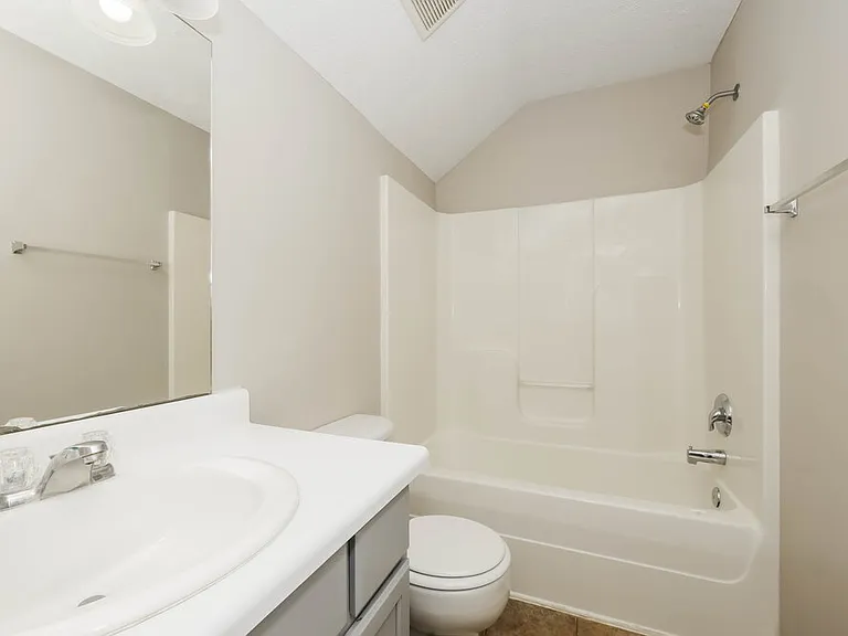 2726 Apostle Ln — Photo 15