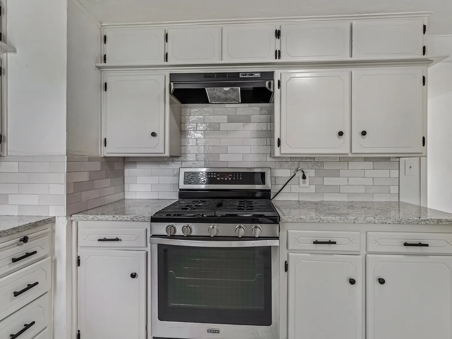 3 bed, 984 sqft, $1,600 — Photo 3