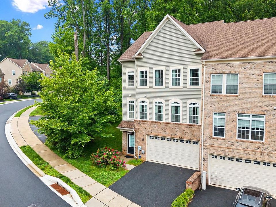 1st image of 54 Westhampton Dr