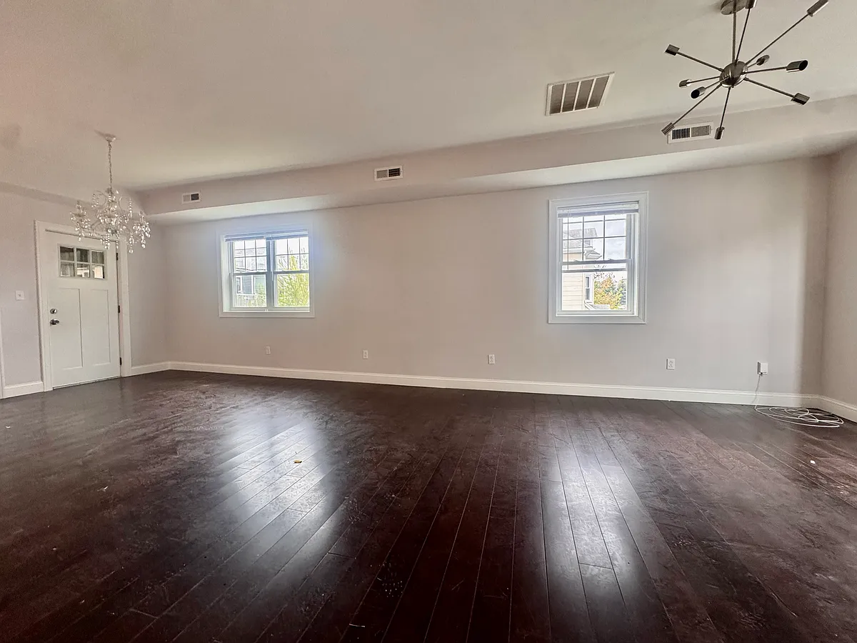 Building Photo - 9 Batchelder St #2