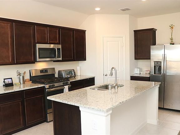 4th image of 9004 Bronze Meadow Dr
