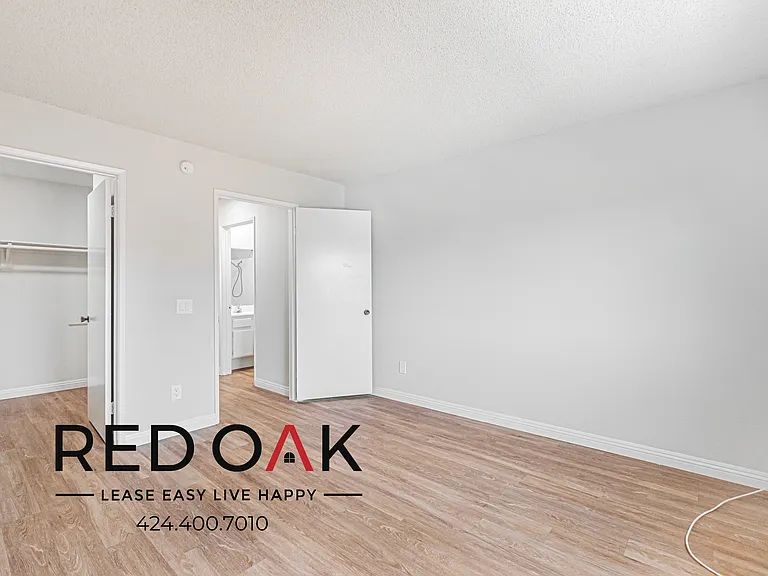 10346 Commerce Ave #7 — Photo 14