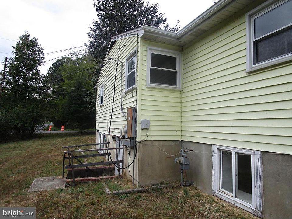 2nd image of 5621 Walcott Ave