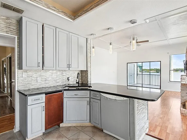 3127 W Sligh Ave #204B — Photo 11