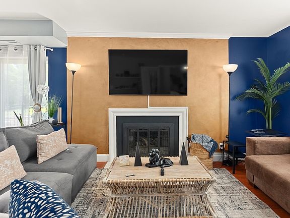 4th image of 4900 N Knoxville Ave APT 116A