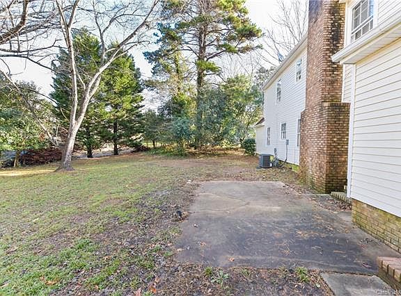 5th image of 1035 Wishing Well Ln