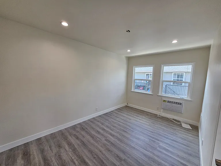 5863 Whitnall Hwy #4 — Photo 5