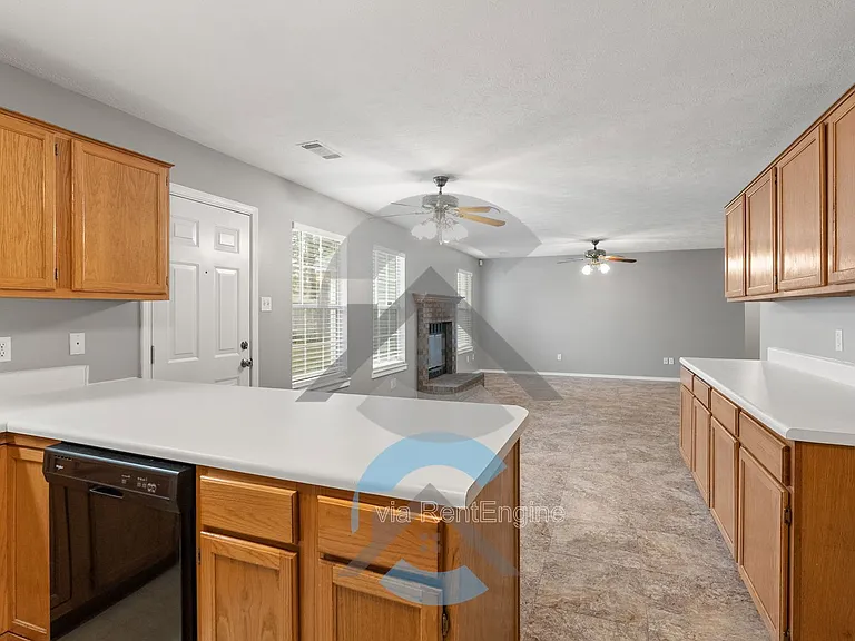 1412 Ivy St — Photo 6