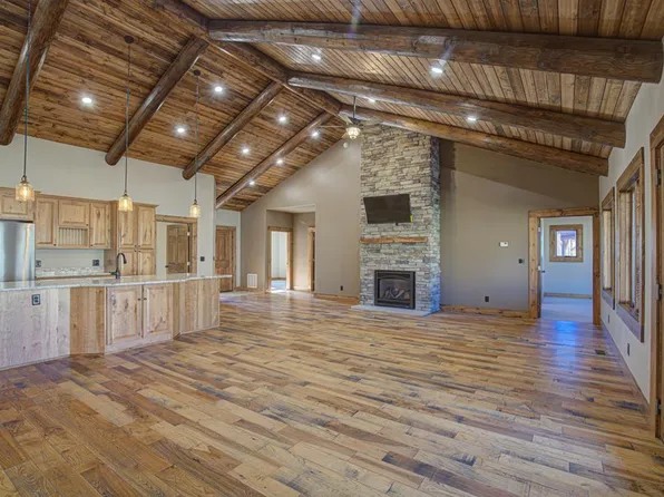 67 Winchester Dr #5, Cody, WY 82414