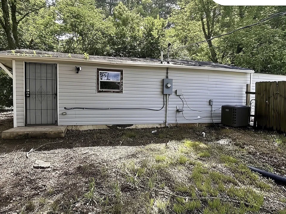 1435 Cherry Ave