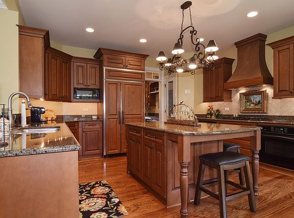 5th image of 4030 River View Dr