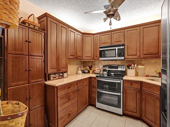 5th image of 4061 Carambola Circle #2976