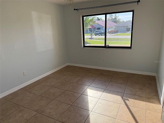 3rd image of 2417 Abbey Ave