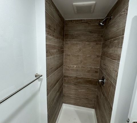 5th image of 1740 Oakdale Ave #1740