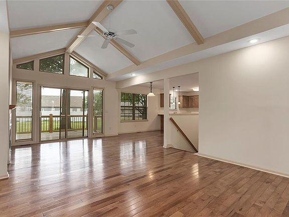 3rd image of 2513 SW Richwood Cir