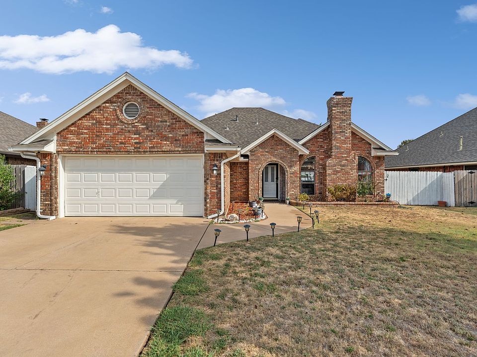 1st image of 6807 NW Crestwood Dr
