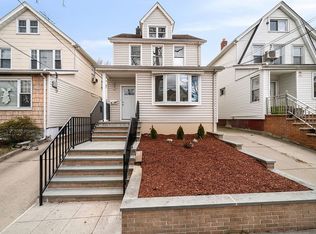 4827 206th St, Oakland Gardens, NY 11364
