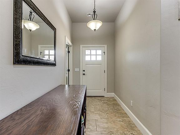 3rd image of 9204 Lolly Ln