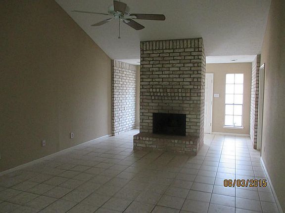 3rd image of 16718 Royal Mile Ln