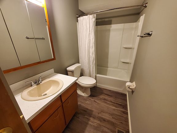 3rd image of 707 Fairview Ave #208