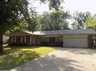 3 Foxboro Dr, Searcy, AR 72143