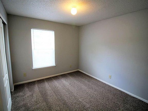 5th image of 2641 Brewster Ln