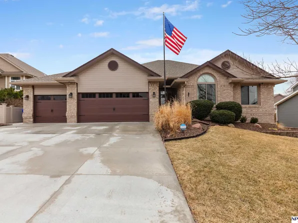 17209 Parker St, Omaha, NE 68118