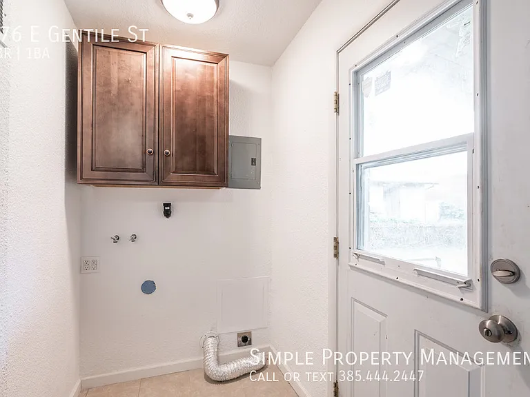 476 E Gentile St — Photo 16