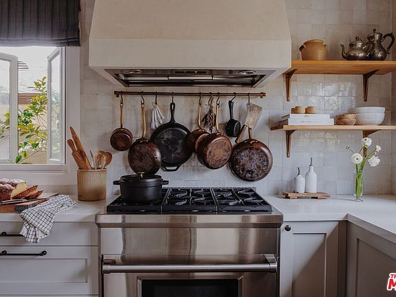 5th image of 609 Boccaccio Ave