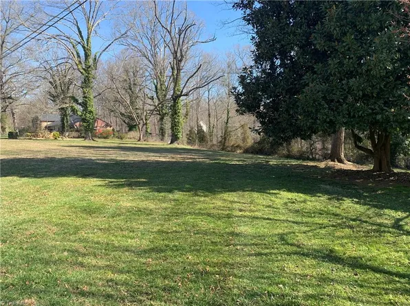 222 Edgewood Dr, Statesville, NC 28625